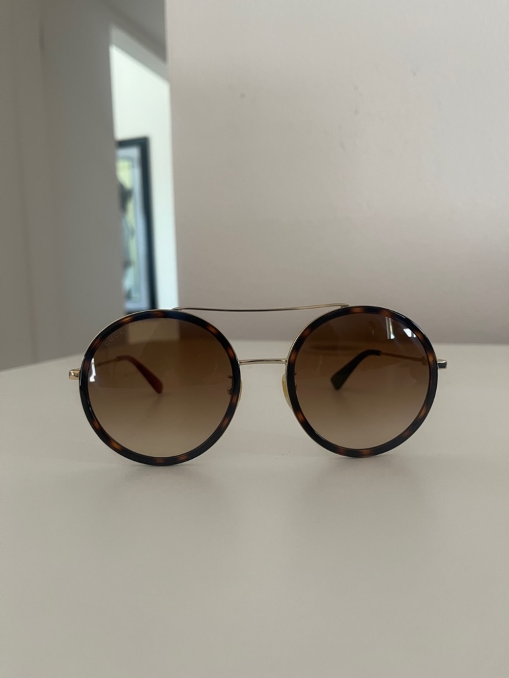 Gucci Round Tortoiseshell Frames with Brown Gradient Lenses